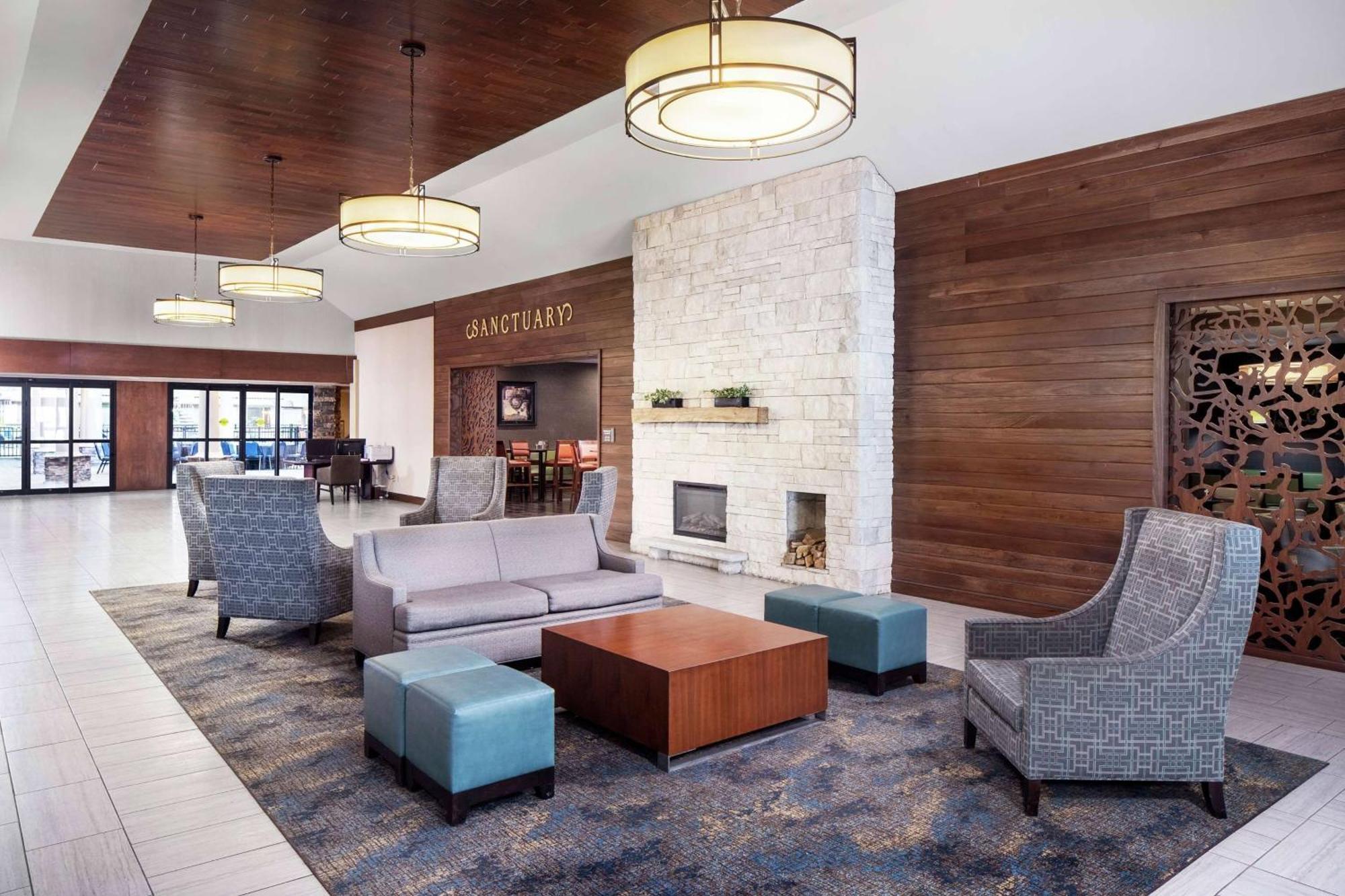 Wyndham Garden Westlake Extérieur photo