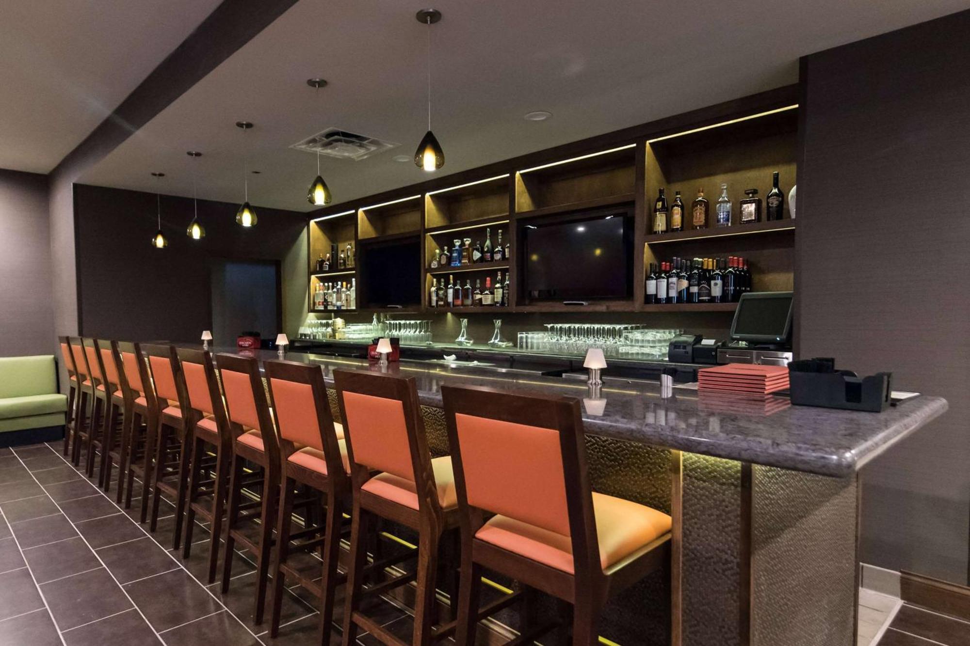 Wyndham Garden Westlake Extérieur photo