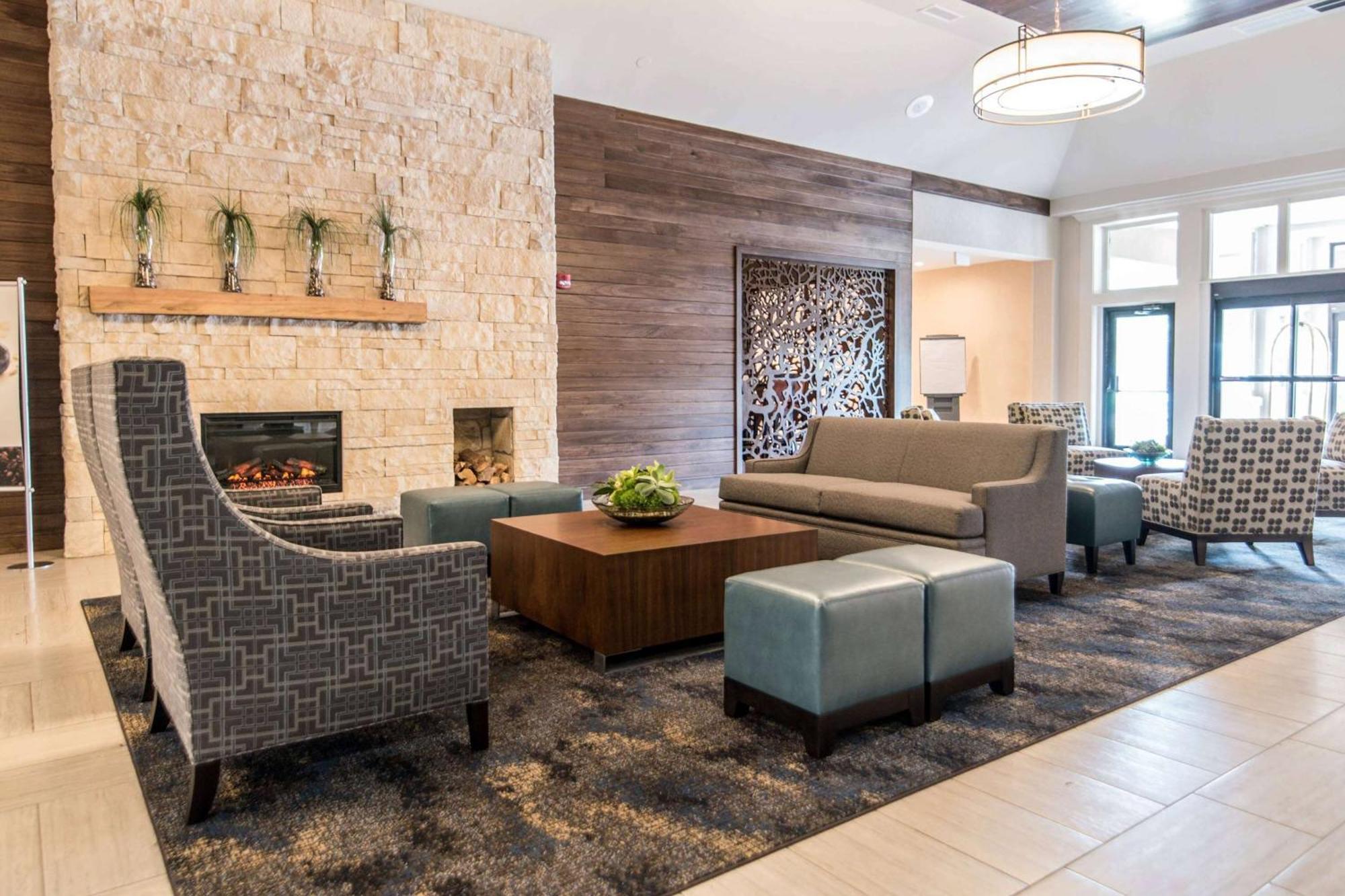 Wyndham Garden Westlake Extérieur photo